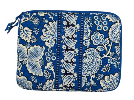 Laptop Sleeve By Vera Bradley In Blue & White, Size:Large Fashion