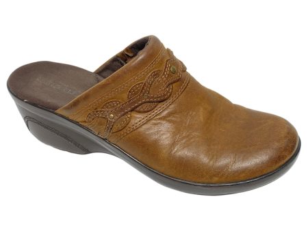 Shoes Flats By Clarks In Brown, Size: 9 For Sale